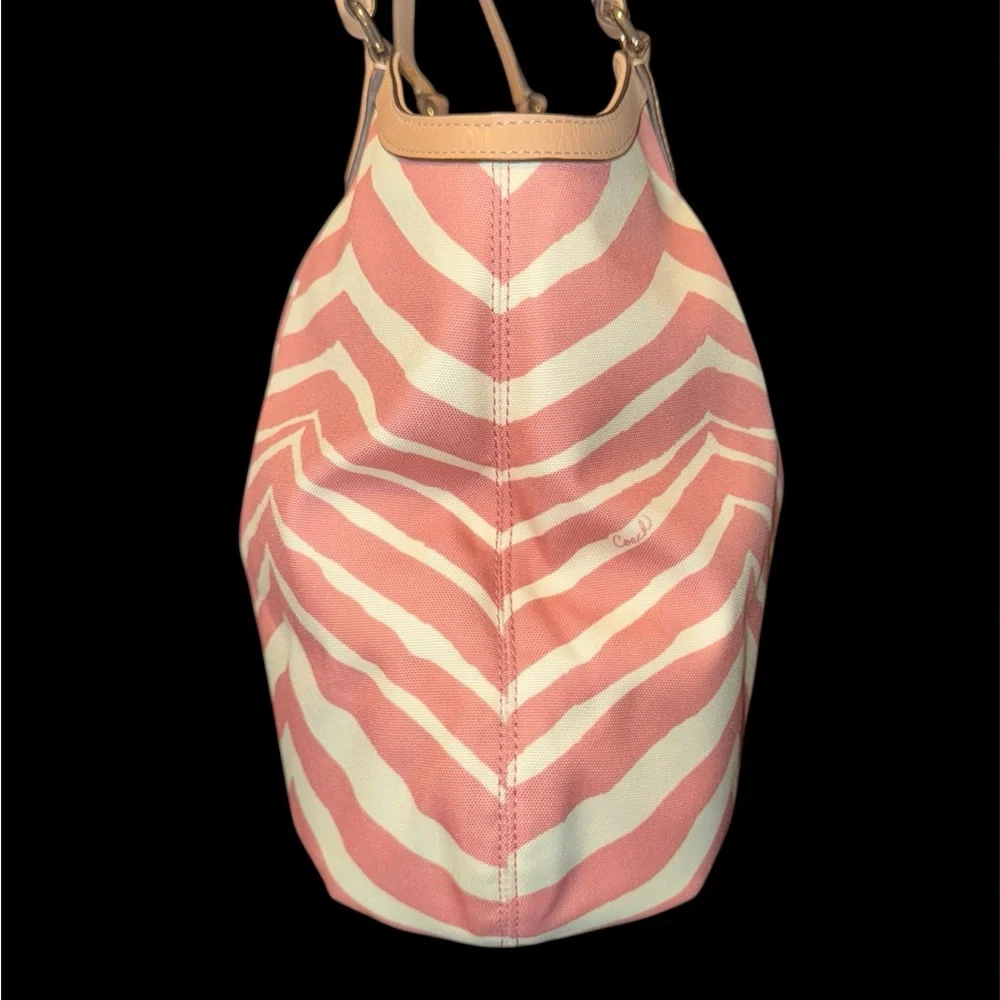 Coach Devin Signature Stripe Shoulder Tote Bag LIKE NEW - Picture 6 of 8